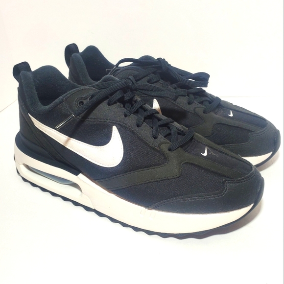 Nike Shoes - Nike Air Max Dawn Woman's size 10.5 US Black Running Shoes Sneakers DC4068 001